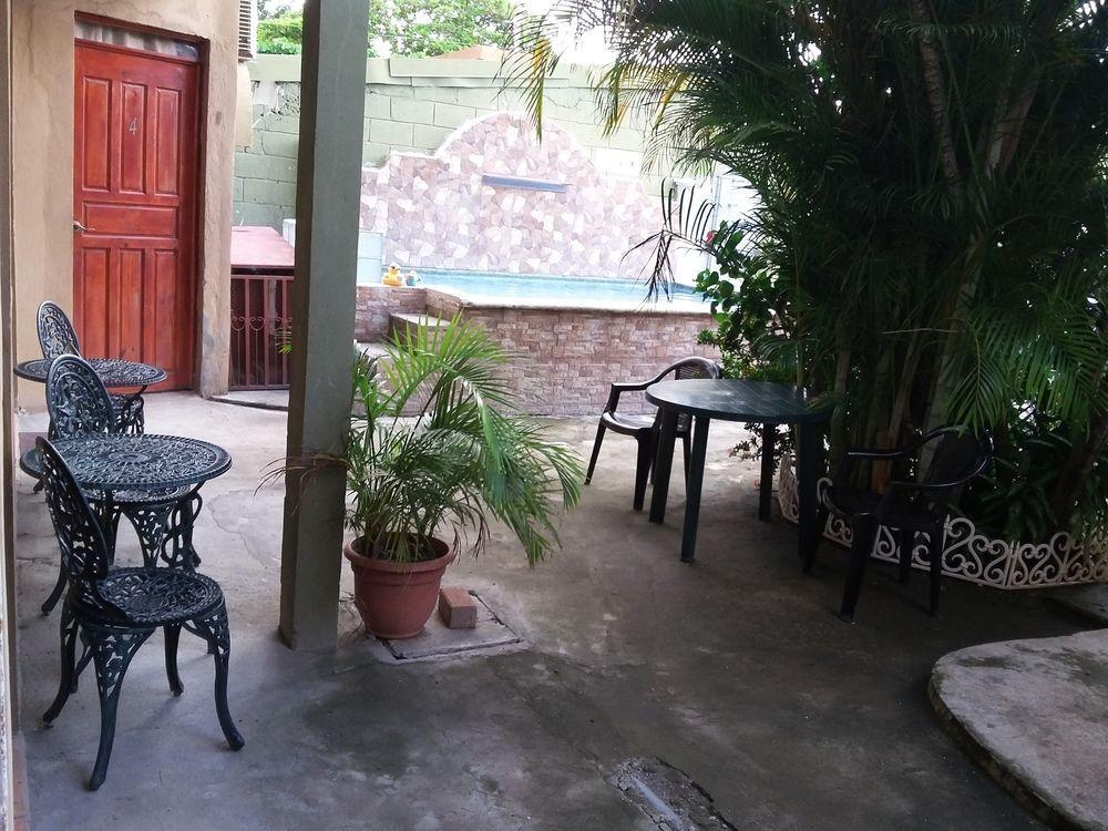 Cabinas Madeleine Puntarenas Buitenkant foto