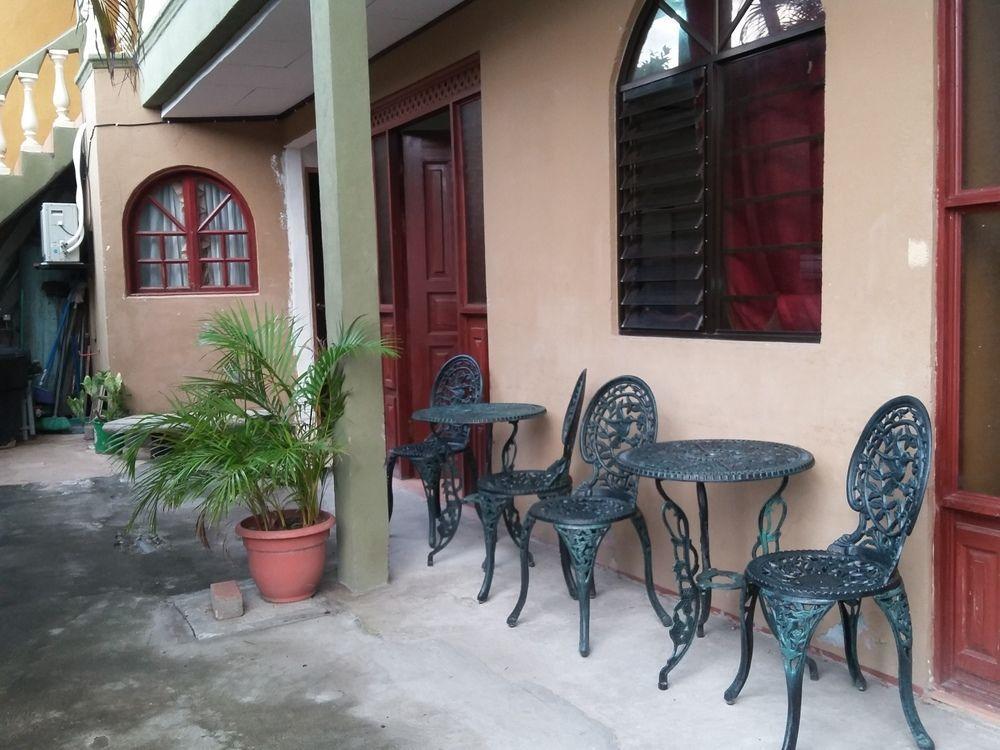 Cabinas Madeleine Puntarenas Buitenkant foto