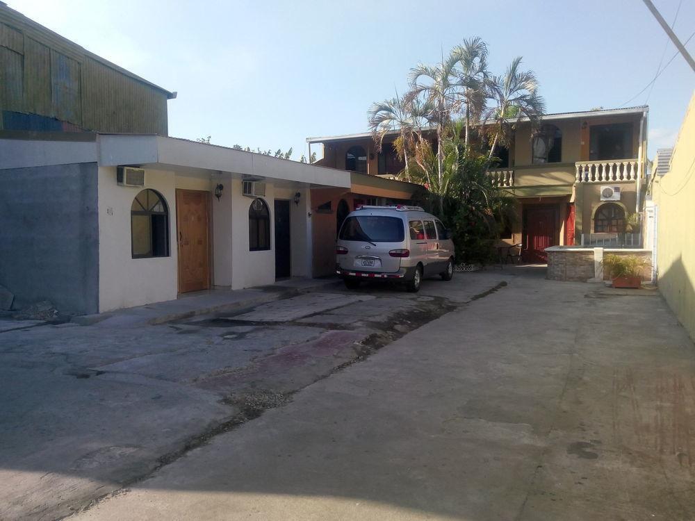 Cabinas Madeleine Puntarenas Buitenkant foto