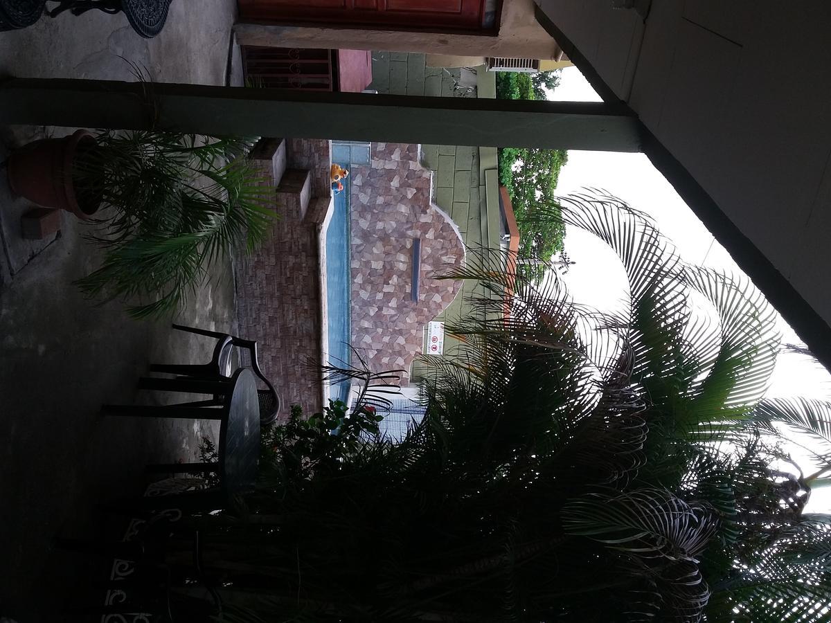 Cabinas Madeleine Puntarenas Buitenkant foto
